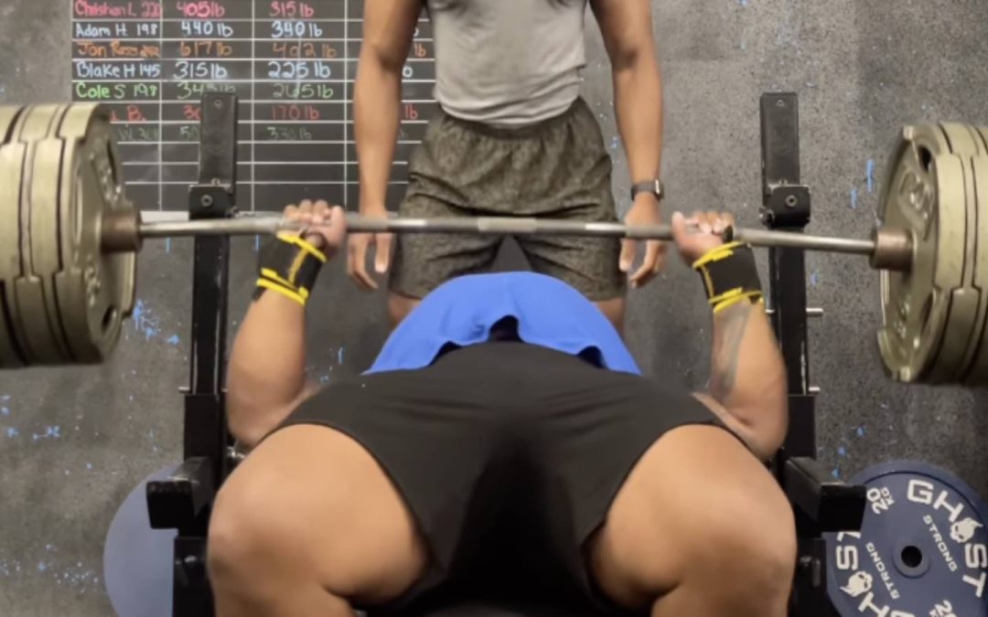 julius-maddox-crushes-a-330-kilogram-(727.5-pound)-bench-press-with-a-long-pause-–-breaking-muscle